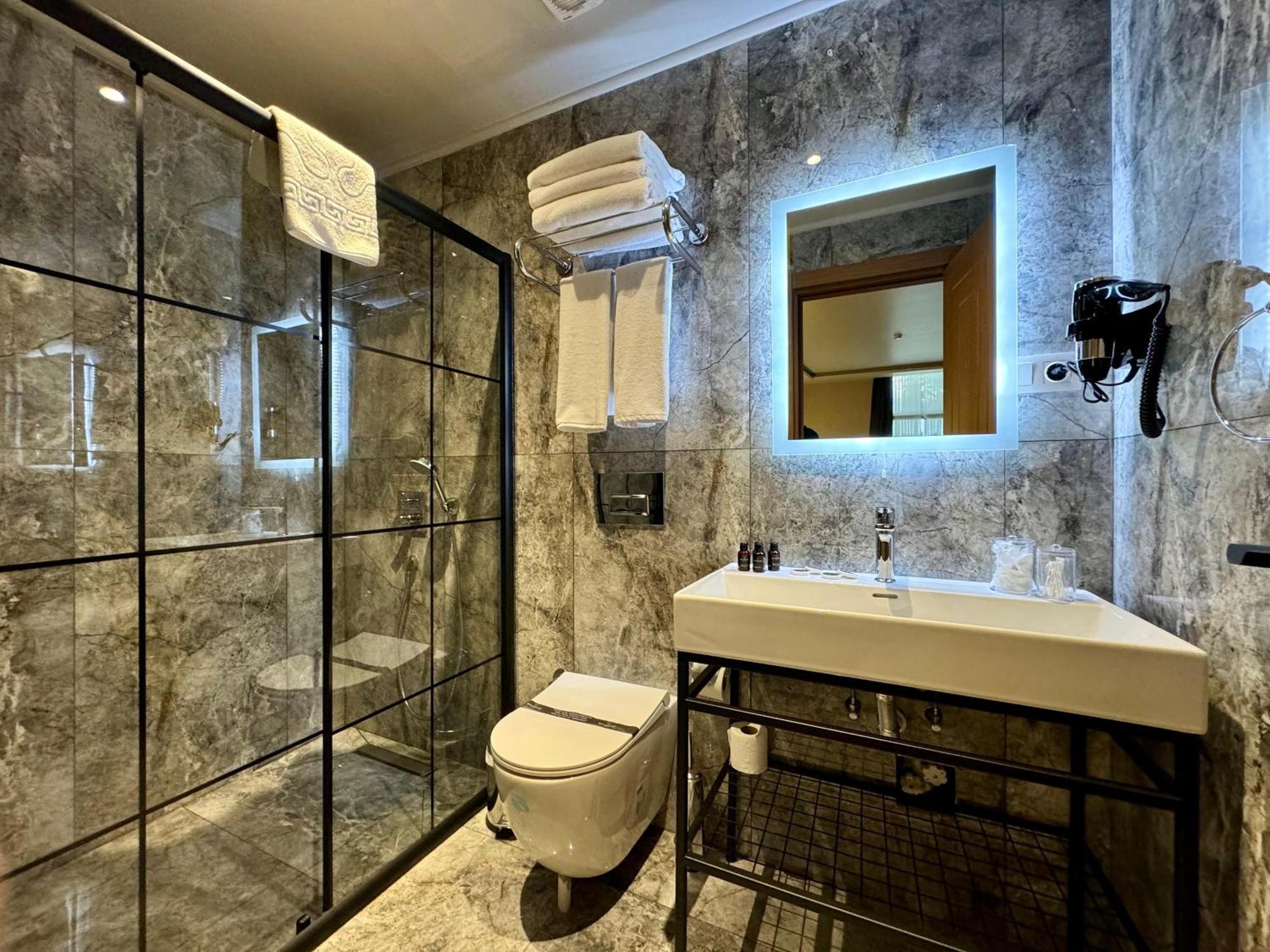 Weingart Suites Hotel Istanbul Exterior foto